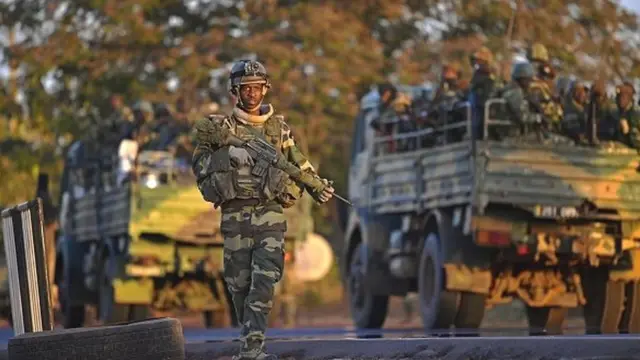 La Micega devra à terme participer à la formation et à la restructuration de l'armée gambienne, selon son ordre de mission.
