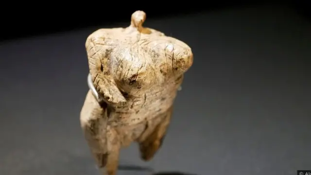 تمثال فينوس هول فيلز