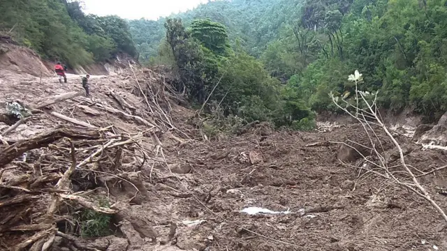 ကချင်ပြည်နယ်ထဲမှာ မြေရှားသတ္တုတွင်းမြေပြိုကျမှုကြောင့် လူဆယ်ချီ ပျောက်ဆုံးမှုရှိခဲ့