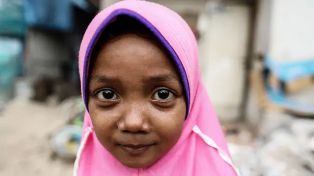 Niña en Yakarta