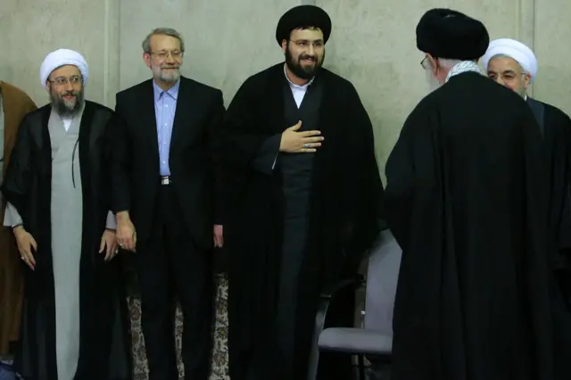 حسن روحانی، علی خامنه‌ای، علی خمینی، علی لاریجانی و صادق لاریجانی - آبان ۱۳۹۳