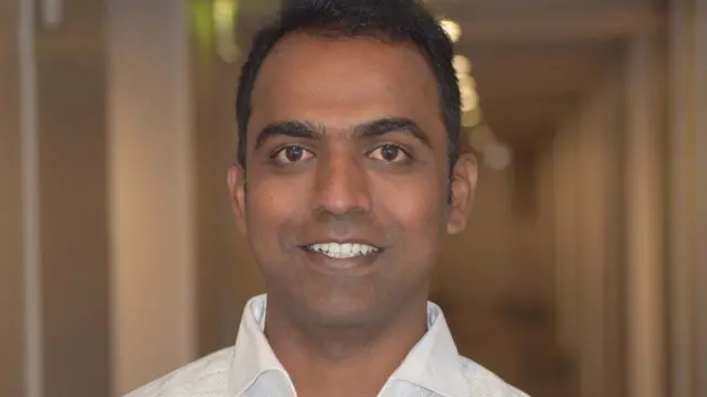 సంక్షోభ ప్రాంతాలలోని విద్యార్ధులకు రంజిత్ చదువు చెప్పారు.