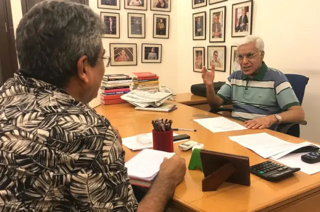 करन थापर का इंटरव्यू लेते बीबीसी संवाददाता रेहान फ़ज़ल