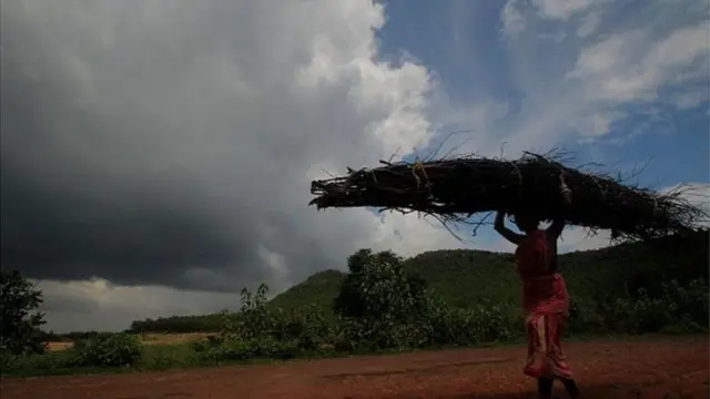 એક અભ્યાસ પ્રમાણે મહિલાઓ દ્વારા કરવામાં આવતા ઘરકામનું મૂલ્ય ભારતીય અર્થતંત્રના 3.1 ટકા જેટલું છે.