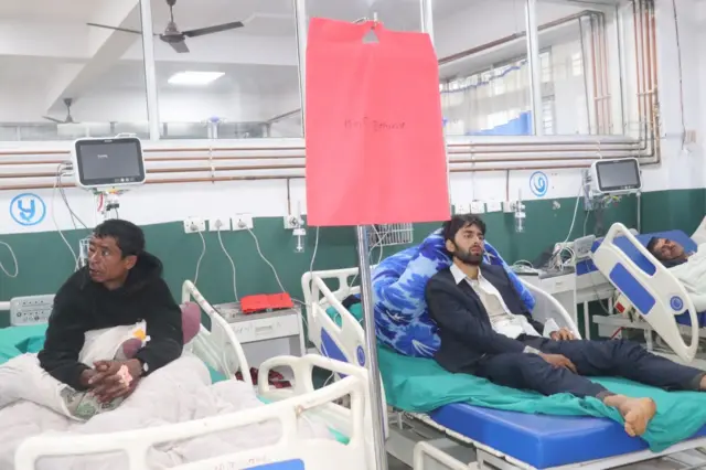 दुर्घटनाका घाइतेहरू अस्पतालमा 