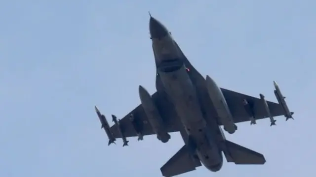 هوايي بمبارۍ