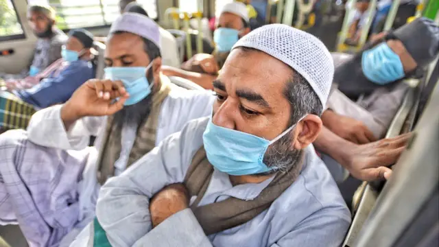 तबलिगी जमातच्या धार्मिक कार्यक्रमात हजारो जण सहभागी झाले होते.