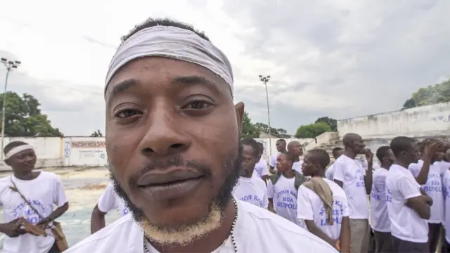 'General' Gaylord Tshimbala, voodoonun kendisini yenilmez kıldığını söylüyor