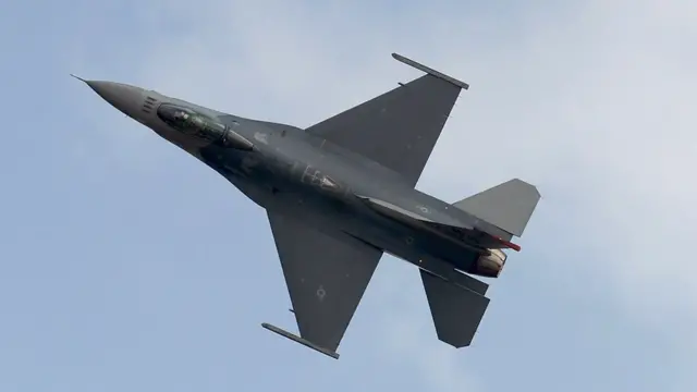 Avión F-16 (foto de archivo)