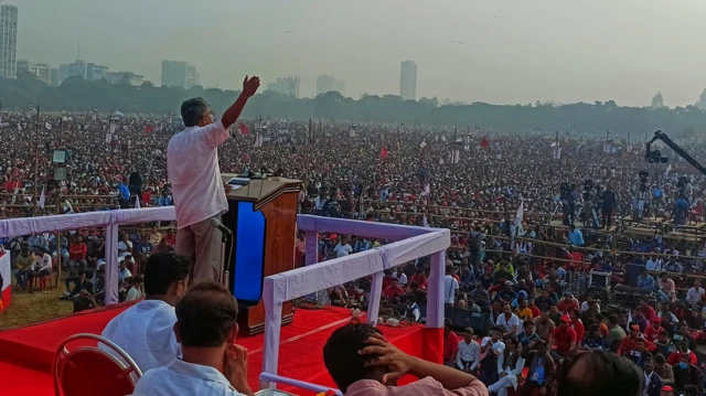 रविवार को कोलकाता में डीवाईएफआई की रैली