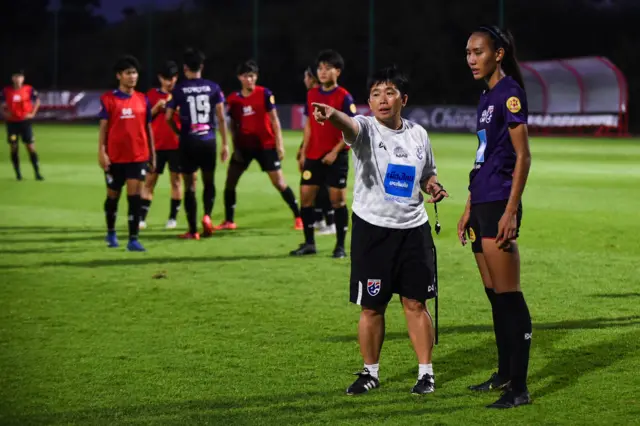 "โค้ชหนึ่ง" เคยถูกปลดจากตำแหน่งโค้ชทีมชบาแก้วครั้งหนึ่ง แต่ก็ได้รับแต่งตั้งกลับมาคุมทีมอีกครั้งในเวลาไม่นาน