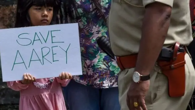 மரங்களைக் காக்க பா.ஜ.க அரசுக்கு எதிராகக் களமிறங்கிய மக்கள்