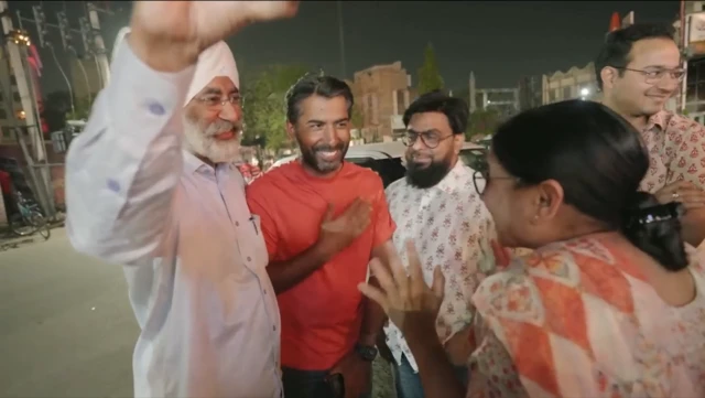 ابرار حسن مداحوں کے ساتھ