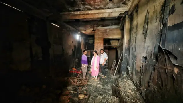 گھر میں لگنے والی آگ میں سب کچھ جل گیا