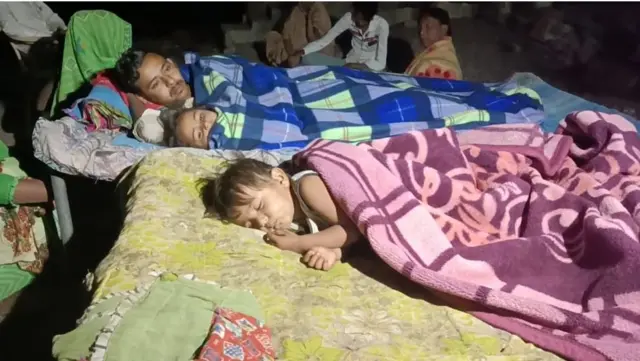 રાતે ઘર બહાર સુતા મીતિયાળા ગામવાસીઓને જંગલી જાનવરોથી બચાવવા માટે રાત્રે પુરુષો ચોકી કરે છે અને બાળકો અને મહિલાઓ સુઈ જાય છે