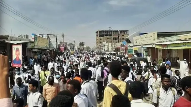 متظاهرون في السودان