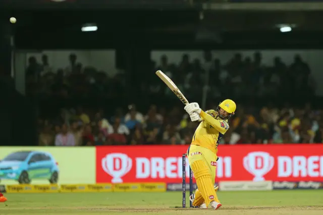 தோனி விரித்த வலையில் வீழ்ந்த கோலி