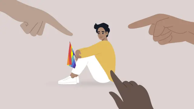 گوشبهزنگ بودنِ مدام نسبت به تنگنظریها و رفتار خصمانه ممکن است فشاری روانی ایجاد کند که به نام «استرس اقلیت» شناخته میشود