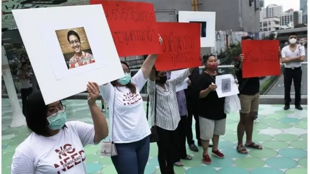 วันเฉลิม สัตย์ศักดิ์สิทธิ์