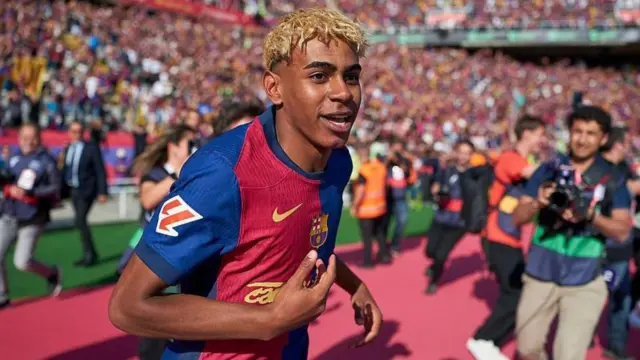 لامین یامال، جوانترین بازیکنی است که توانسته به صد بازی با پیراهن بارسلونا برسد