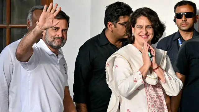 राहुल गांधी और प्रियंका गांधी