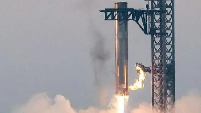 ፈላሚን ታሪኻውን ፍጻመ! ናብ ሕቑፎ ሞግዚቱ ተመሊሱ ዝሰጠመ ቡስተር