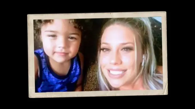 తన బిడ్డ రైడర్‌తో రెబెకా హోగ్