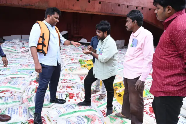 కాకినాడ పోర్ట్, రేషన్ బియ్యం స్మగ్లింగ్