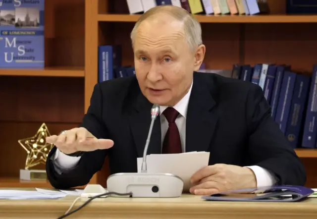 ரஷ்ய அதிபர் புதின்