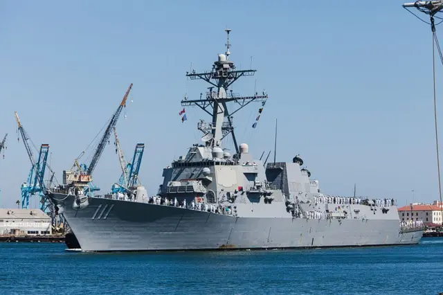 USS Spruance, архивное фото