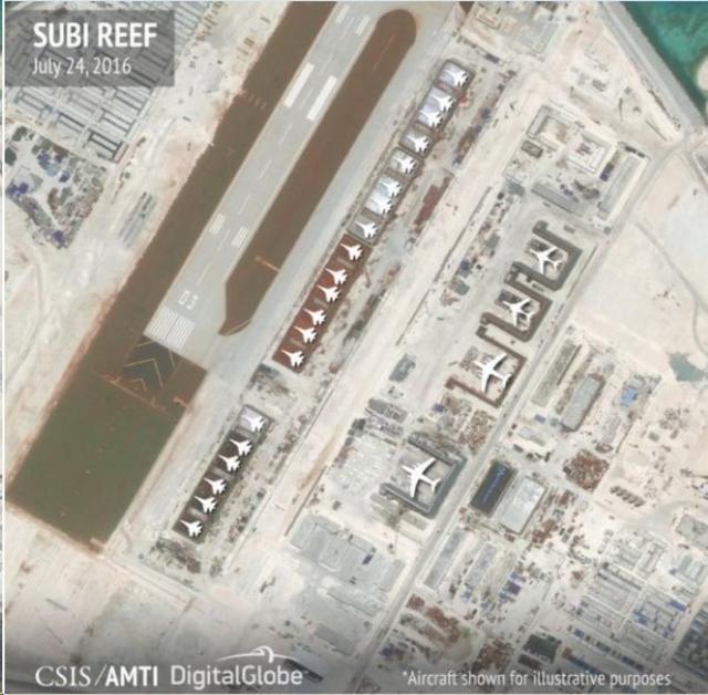 2016年美国亚洲海洋透明计划公布的卫星图片显示中国在渚碧礁上修建的跑道和停放的战斗机