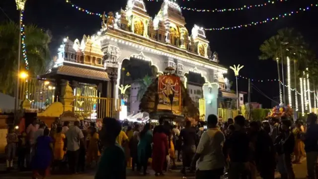 મહિલાઓની પૂજા