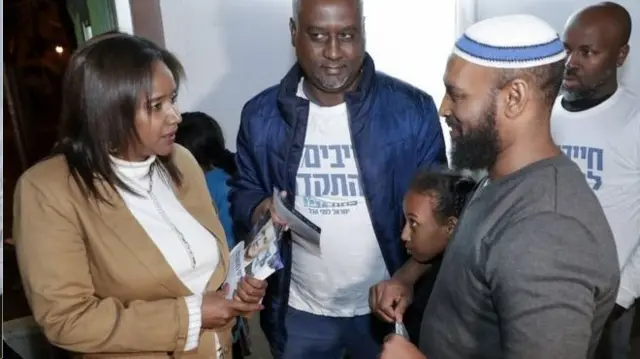 پنینا تامانو-شاتا، خبرنگار سابق، اولین نماینده اتیوپی تبار پارلمان اسرائیل بود