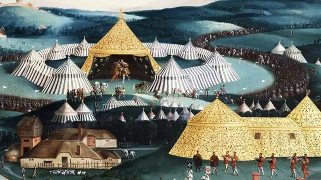 Las carpas doradas de los franceses no soportaron los fuertes vientos. En la que está abierta, se ve a Francisco y Enrique encontrándose.