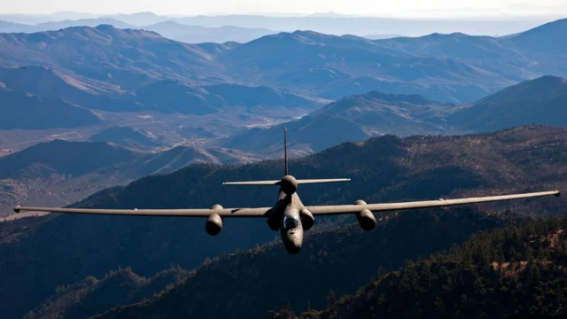 El U-2 cuenta con un diseño especial que le permite volar a alturas en las que otros aviones no pueden permanecer.