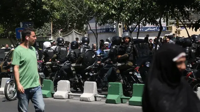 تدابیر امنیتی در اطراف مجلس ایران