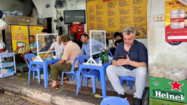 Hàng Bia ở phố Quán Sứ