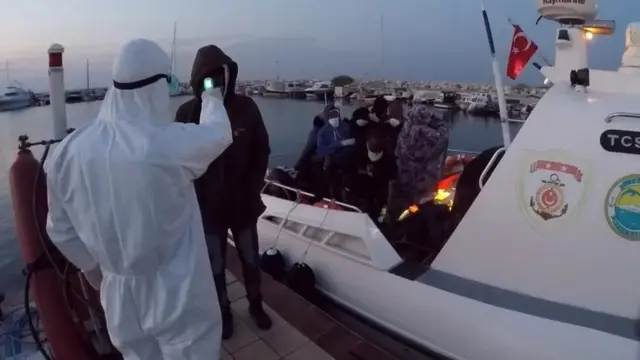 Муҳожирлар Туркиядан Европа Иттифоқи аъзоси бўлган Грецияга ўтадилар.