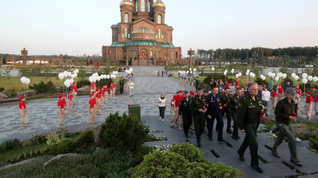 В Международный день инвалидов в главном храме вооруженных сил в парке "Патриот" прошел первый архиерейский молебен о здравии воинов-инвалидов