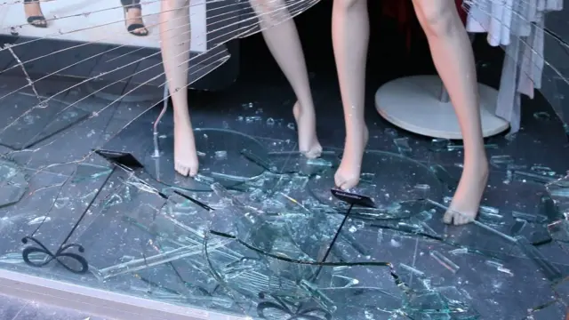 Брюсселде дүкөндөр талкаланды