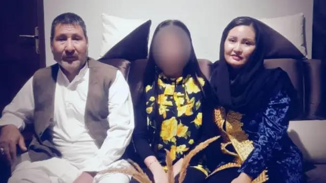 Roshan, Parvana with their dad