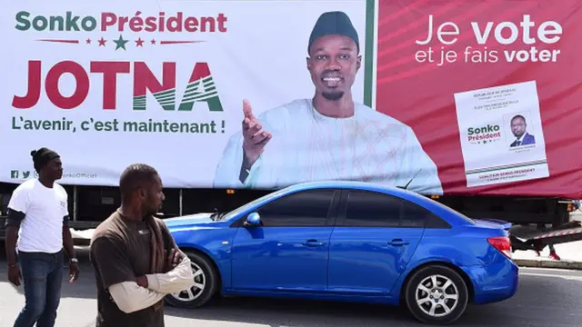 Cinq ans après la création de son parti, Ousmane Sonko espère transformer son capital sympathie en votes pour se hisser au sommet de l'Etat.