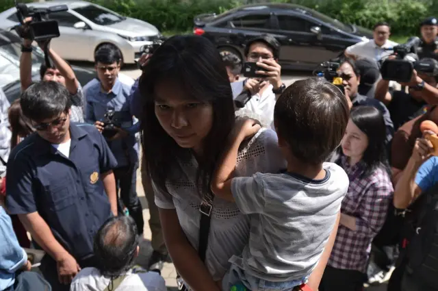 นพวรรณ บันลือศิลป์