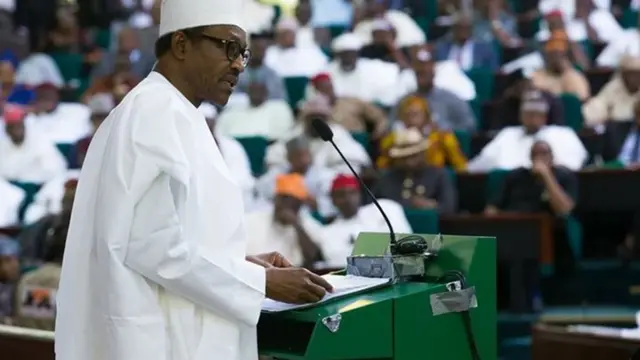 Aarẹ Muhammadu Buhari niwaju awọn asoju-sofin