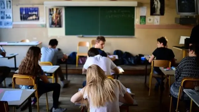 ruang kelas membaca dan matematika