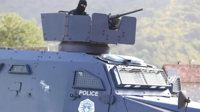 Kosovo, Jarinje, prelaz