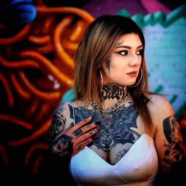 tato. Kayleigh Peach