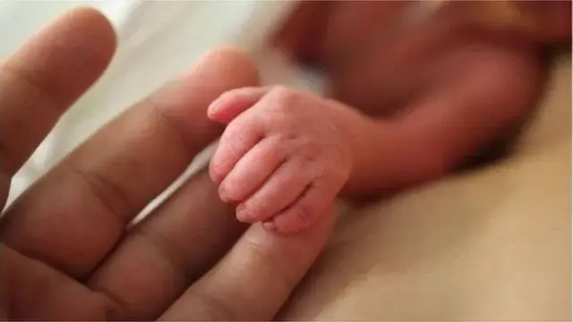 পরিত্যক্ত ও মৃত অবস্থায় উদ্ধার হচ্ছে বহু শিশু (ছবিটি প্রতীকি অর্থ ব্যবহার করা হয়েছে)