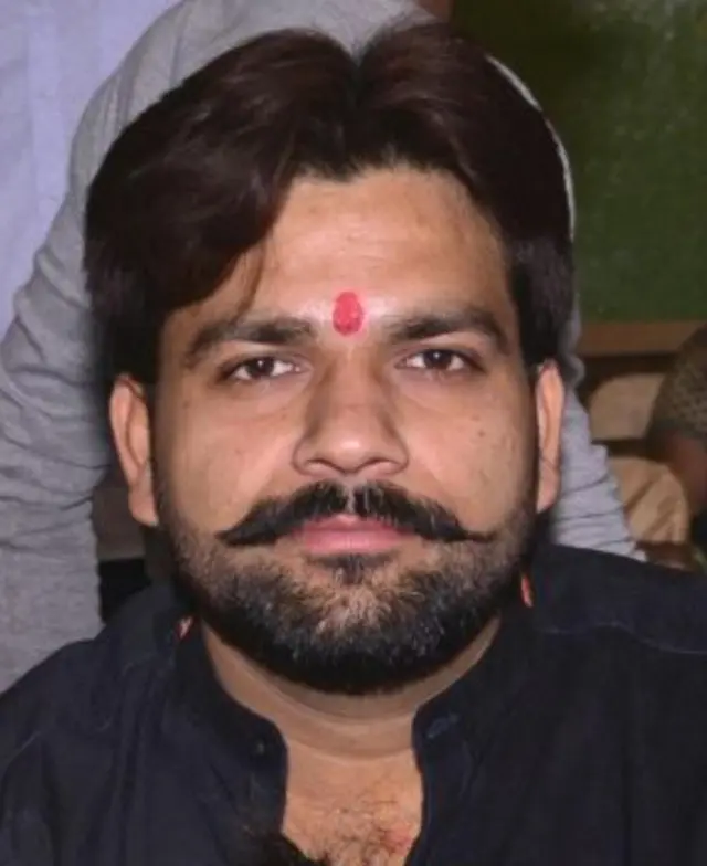 कैराना के व्यापारी वरुण सिंघल जिनके भाई विनोद सिंघल की गोली मार के दिन दहाड़े हत्या कर दी गयी