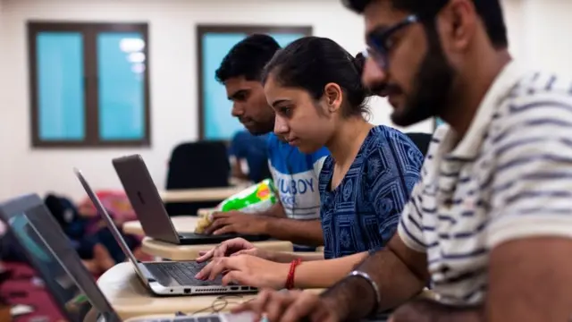 மாணவர்கள்